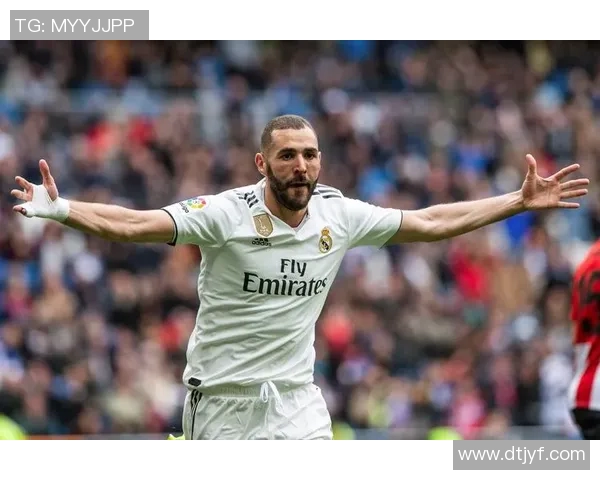 皇马官方宣布本泽马受伤缺席两周，球迷担心攻击火力不足