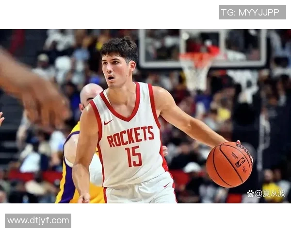 黄蜂取得胜利,拉梅洛-鲍尔表现抢眼:新星崛起引领球队走向巅峰 黄蜂取得胜利,拉梅洛-鲍尔表现抢眼:新星崛起引领球队走向巅峰