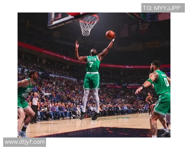 开拓者力克凯尔特人，东西部强队对决精彩绝伦