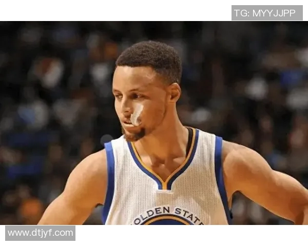 库里创造历史!成为NBA历史第二位三分命中超过3000人的球员 库里创造历史!成为NBA历史第二位三分命中超过3000人的球员