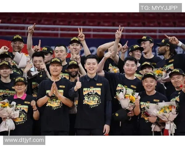 辽宁男篮夺冠庆功宴成富翁，球员发家乐园引发选手欢喜