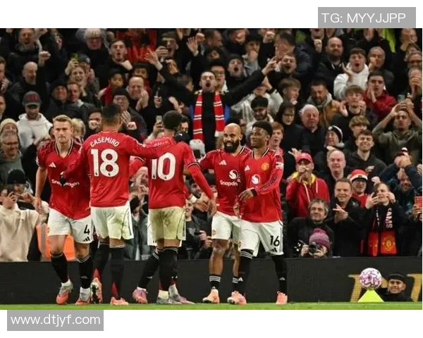 曼联亚冠小组赛遇阻，球迷忧虑愈加沉重