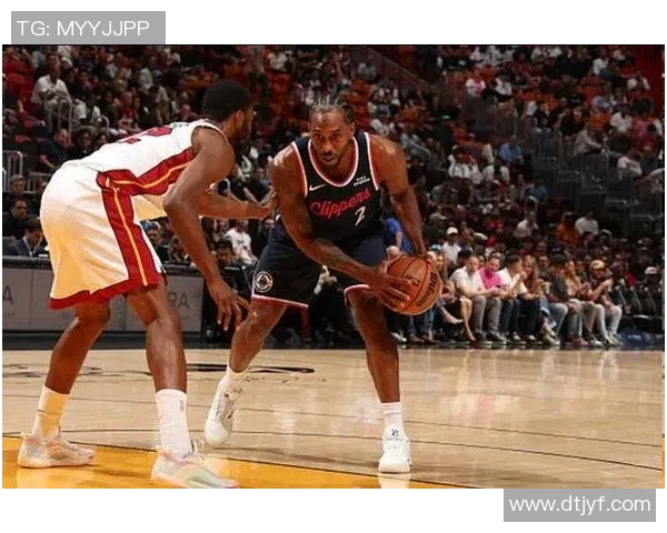 热火大胜湖人，莱昂纳德全场砍下35分17篮板，赛场精彩回顾