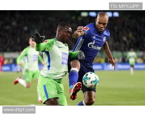 沙尔克04客场与沃尔夫斯堡战平,保持区位不变:硬仗中的不屈精神