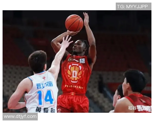 约翰-埃格伯努荣获CBA周最佳球员称号——引领新生代篮球的风潮